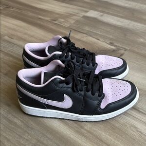 Nike Black and Light Pink Sneakers